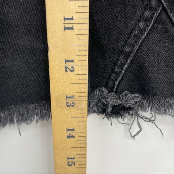 American Eagle Hi Rise Festival Mini Jean Skirt Black Fringe Distressed Size 8 - Picture 3 of 7